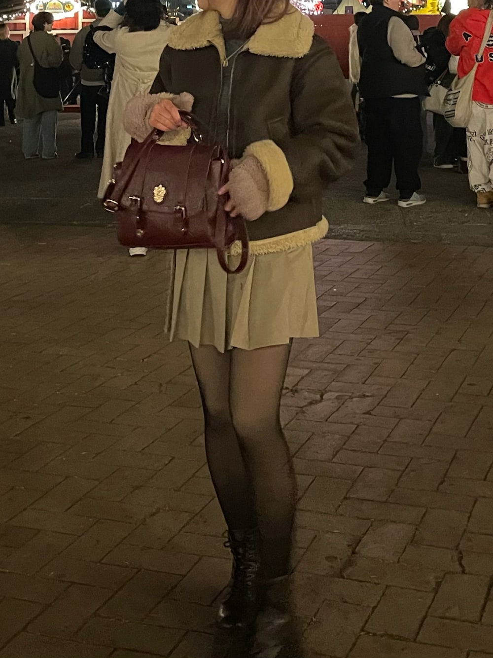 「クリスマスに着たい服、最近のいい感じコーデ、スカートコーデ」｜「ハリーポッターのアイテム（ショルダーバッグ、レッド系）」を使った、mihohoo_152さん（骨格ナチュラル・レディース・152cm）の冬コーディネートの1枚目の写真