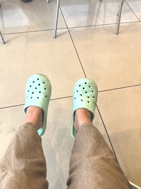 「アイテム（シューズ、グリーン系）」を使った、コナン&すみっこぐらし推しさん（レディース・151cm）の秋コーディネート