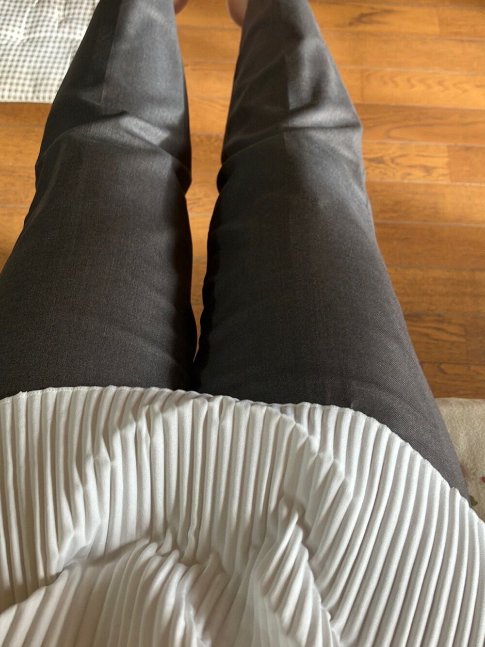 「出勤コーデ」｜「洋服の青山のアイテム（スーツパンツ、ブラック系）」を使った、コナン&すみっこぐらし推しさん（レディース・151cm）の秋コーディネートの1枚目の写真