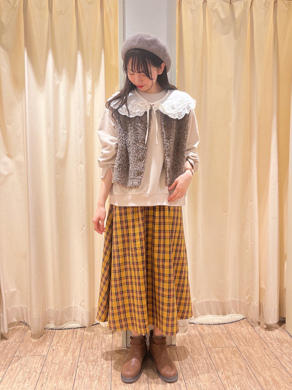 「サマンサ モスモス(Samansa Mos2)、Samansa Mos2、SM2、休日スタイル、お出かけコーデ、大人コーデ、あったかコーデ、大人可愛い、ブラウン、イエベ春、秋冬コーデ」｜「Samansa Mos2のバスクベレー帽（ハット、ブラウン系）」を使った、りんごさん（レディース・167cm）の秋コーディネートの1枚目の写真