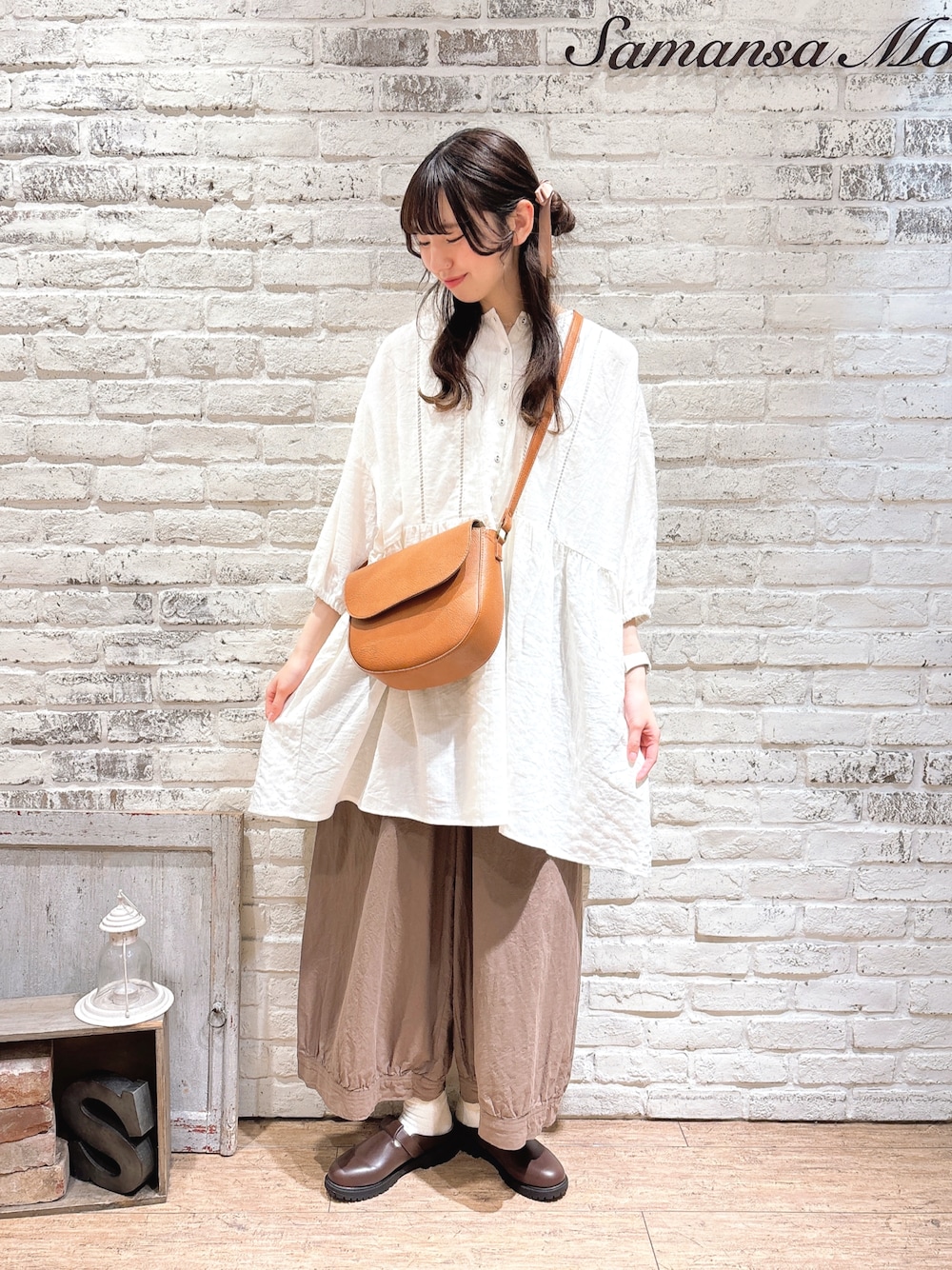 「Samansa Mos2の【M/Lサイズ】裾切替ギャザーワイドパンツ（その他パンツ、ブラウン系）」を使った、りんごさん（レディース・167cm）の春コーディネートの1枚目の写真