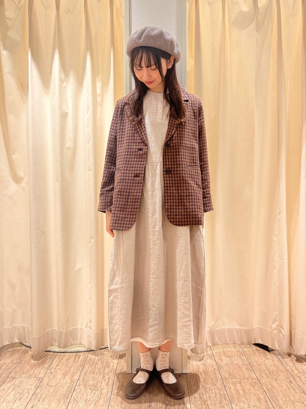 「サマンサ モスモス(Samansa Mos2)、Samansa Mos2、SM2、オトナ女子、シンプルスタイル、おしゃれさんと繋がりたい、秋カラー、秋冬コーデ、イエベ春、レディースファッション」｜「Samansa Mos2のバスクベレー帽（ハット、ブラウン系）」を使った、りんごさん（レディース・167cm）の秋コーディネートの1枚目の写真