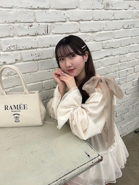 「one after another NICE CLAUP(ワンアフターアナザーナイスクラップ)の全方向モテチュニック(トップス、ホワイト系)」を使った、rikoさん(レディース・156cm)の冬コーディネート