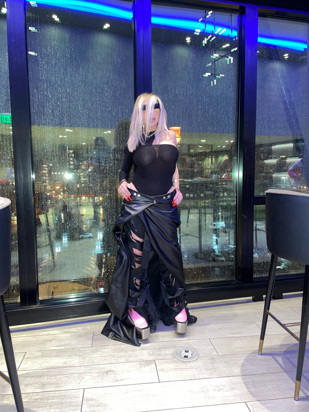 「Valennciiventoraのアイテム（デニムパンツ、ブラック系）」を使った、valennciiさん（レディース・163cm）の春コーディネートの1枚目の写真