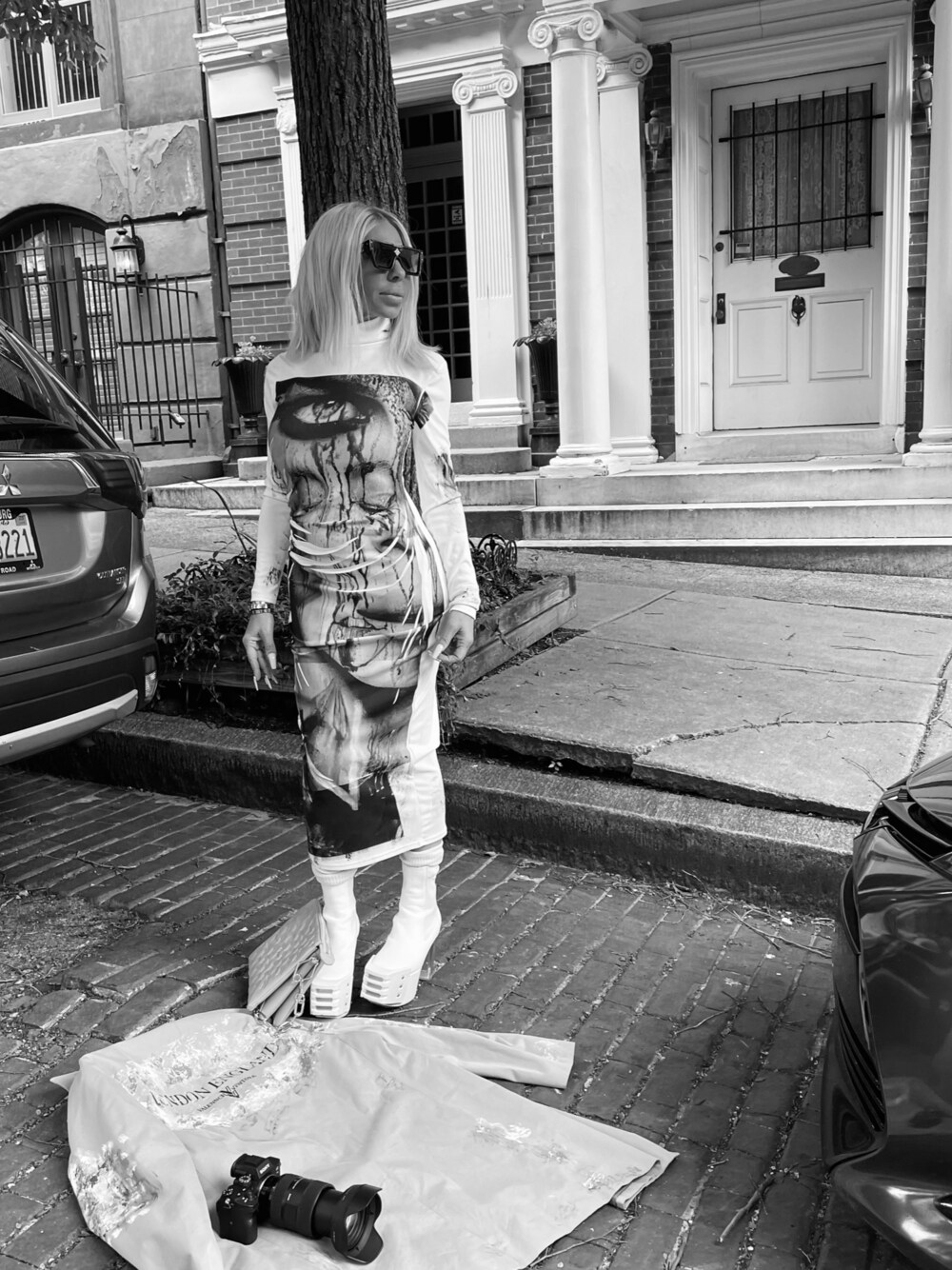 「pencil、artisan、Unique Style」｜「valenncii ventoraのTheia dress. artisian dress. Eye Catcher  375$ （ワンピース、ホワイト系）」を使った、valennciiさん（レディース・163cm）の春コーディネートの1枚目の写真