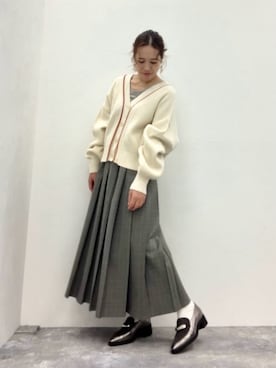 「HIMIKO（ヒミコ）のアイテム（ローファー）」を使った、JUNNA さん（レディース・148cm）の秋コーディネート