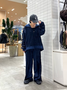 「CIAOPANIC TYPY（チャオパニックティピー）の∴サイドスリットシアーワッフルTee（Tシャツ/カットソー、ブラック系）」を使った、Natsukiさん（レディース・156cm）の秋コーディネート