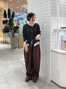 「CIAOPANIC TYPY（チャオパニックティピー）の【3サイズ展開/ウエスト配色】裾ドロストバレルイージーパンツ（その他パンツ、ブラウン系）」を使った、Natsukiさん（レディース・156cm）の秋コーディネート