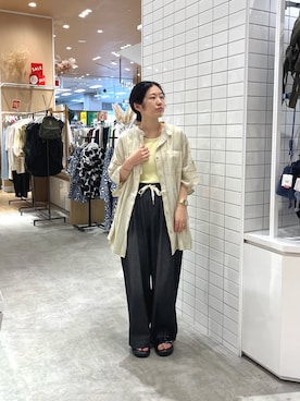 「アイテム（タンクトップ、イエロー系）」を使った、Natsukiさん（レディース・156cm）の夏コーディネート