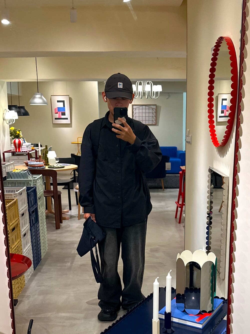 「fuyueのアイテム（シャツ/ブラウス、ブラック系）」を使った、Adamhuangさん（メンズ・164cm）の冬コーディネートの1枚目の写真