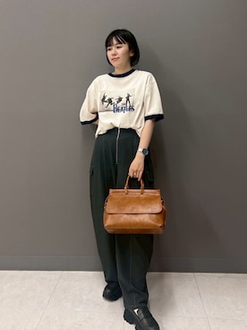 「アイテム（カーゴパンツ）」を使った、NICOLE CLUB staffさん（レディース・160cm）の秋コーディネート