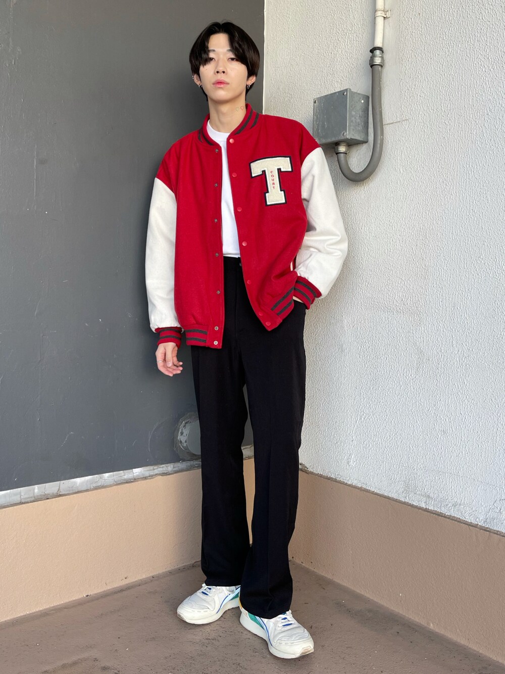 「カジュアル、スラックス、スニーカー、WEGO、プチプラ、ootd、スポーツミックス、スタジャン、ジャケット」｜「WEGOのWEGO/セミフレアスラックス（スラックス、ブラック系）」を使った、r0i2k0i6さん（メンズ・178cm）の春コーディネートの1枚目の写真