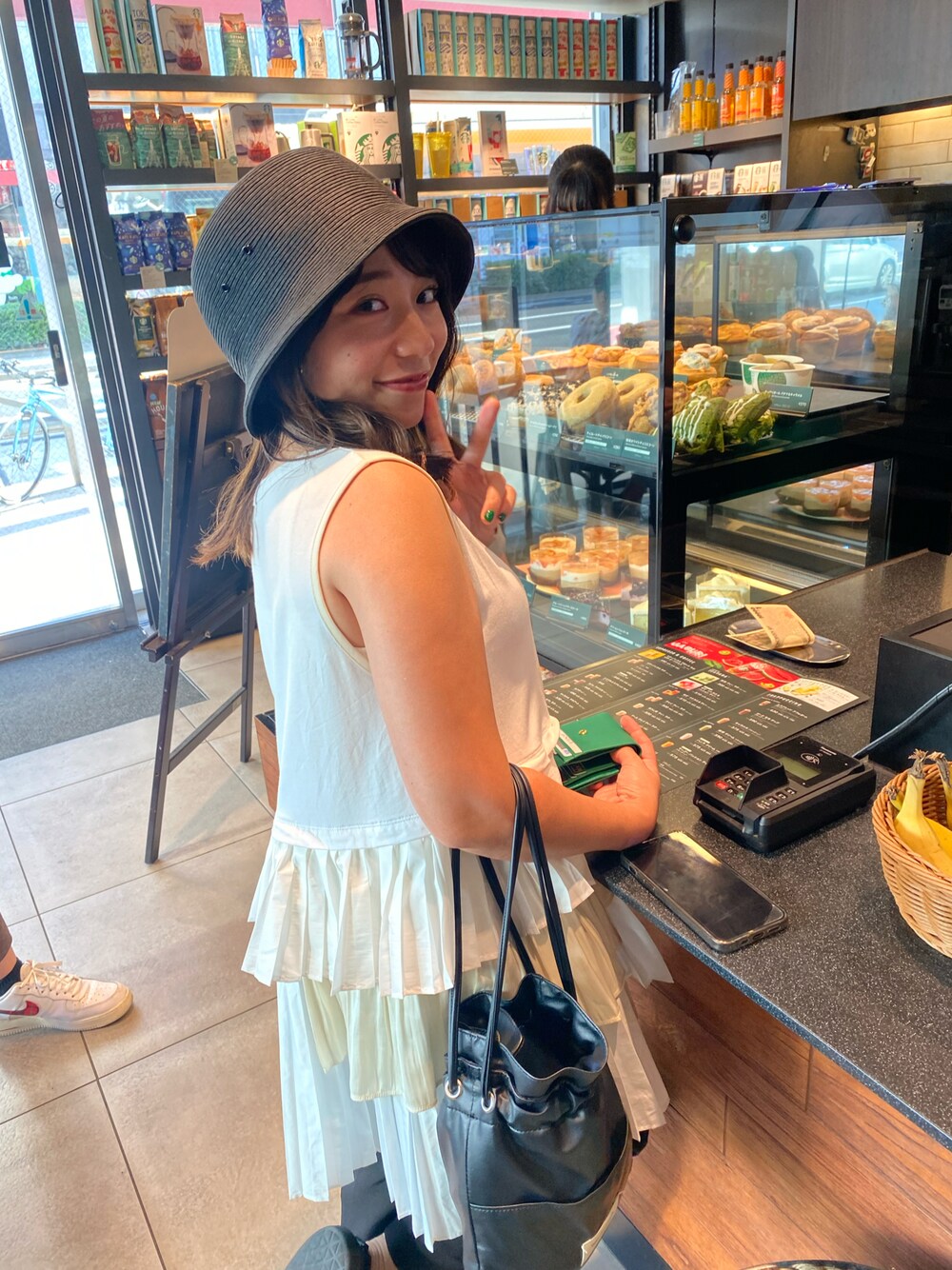 「低身長、低身長コーデ、ランチコーデ、カフェコーデ、お出かけコーデ、夏コーデ、ぽっちゃりコーデ」｜「OVERRIDEのOVERRIDE WASHABLE BD BUCKET HAT SGP / オーバーライド（ハット、ブラック系）」を使った、ujnacocoさん（レディース・148cm）の夏コーディネートの1枚目の写真