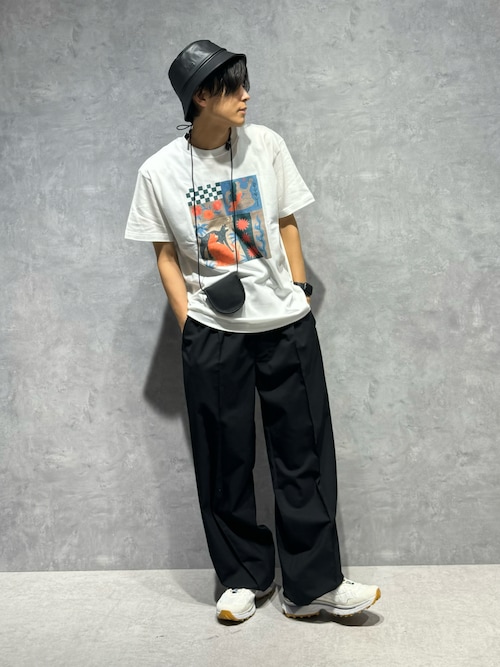 「Toyameg」modern academic TILE Tシャツ Toyameg 」modern academic FLOWER Tシャツ