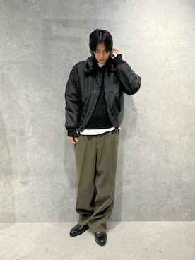 「アイテム（スラックス、グリーン系）」を使った、daisukeさん（メンズ・170cm）の秋コーディネート