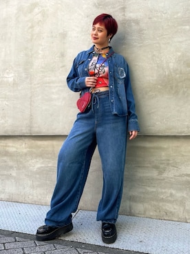 「Desigual（デシグアル）のフローラルプリントTシャツ（Tシャツ/カットソー、レッド系）」を使った、Desigual心斎橋STAFFさんの春コーディネート