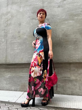 「Desigual（デシグアル）のフラワープリント切り替えロングワンピース（ワンピース、ブルー系）」を使った、Desigual心斎橋STAFFさんの春コーディネート