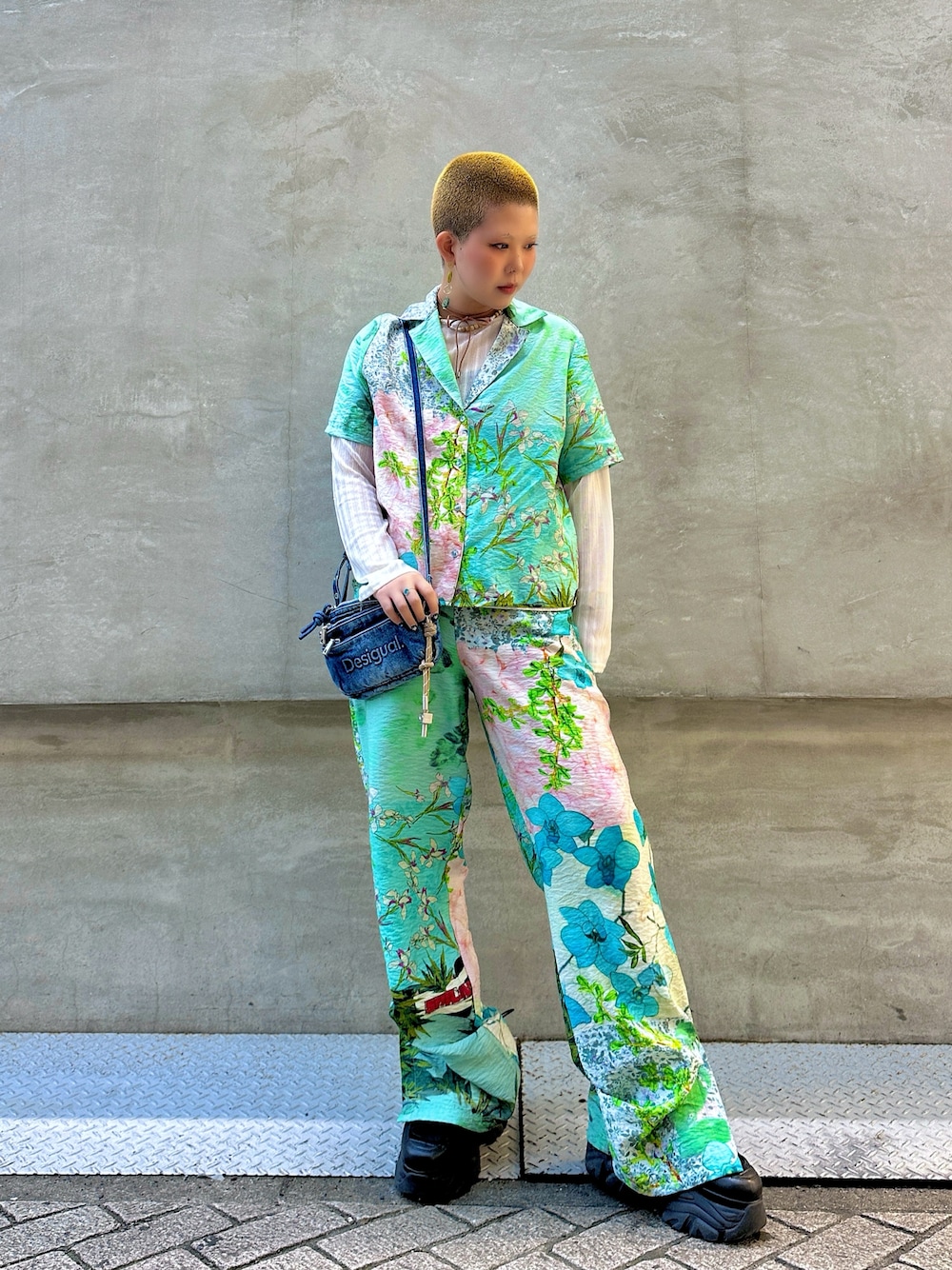 Desigual パンツ ミネラルモチーフ ジョガーパンツ デシグアル Desigual ミネラルモチーフ ジョガーパンツ （グレー