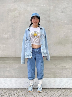 「Desigual」｜「アイテム（デニムジャケット）」を使った、Desigual心斎橋STAFFさん（レディース・155cm）の春コーディネート