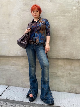 「Desigual（デシグアル）のマルチカラー抽象 プリント 襟付き長袖Tシャツ（Tシャツ/カットソー、ブラウン系）」を使った、Desigual心斎橋STAFFさん（レディース・158cm）の夏コーディネート