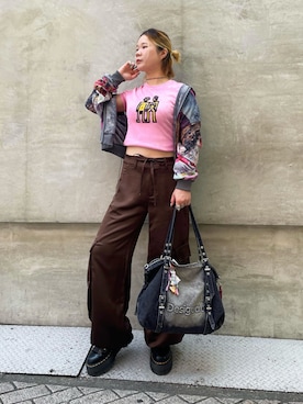 「Desigual（デシグアル）のリバーシブルグラフィックフルジップパーカー【2026秋冬新作】（スウェット、ブラック系）」を使った、Desigual心斎橋STAFFさん（レディース・158cm）の夏コーディネート