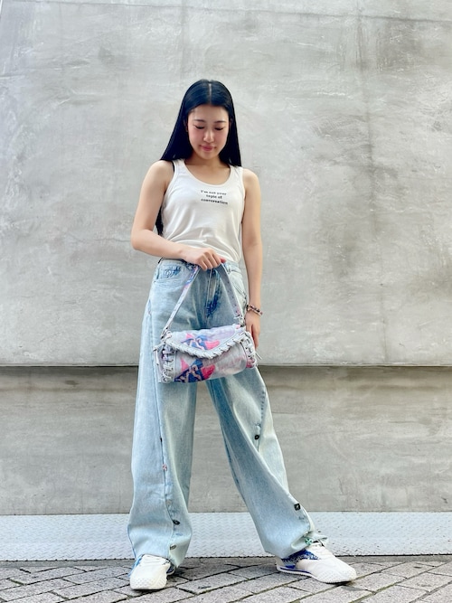 装飾ボタンディテール ワイドデニムパンツ（デニムパンツ）｜Desigual