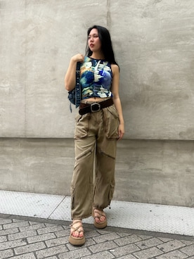 「Desigual（デシグアル）の抽象プリントリブノースリーブトップス（シャツ/ブラウス、ブルー系）」を使った、Desigual心斎橋STAFFさんの春コーディネート