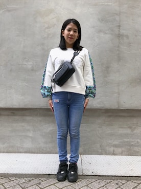 「Desigual（デシグアル）のアイテム（スウェット）」を使った、Desigual心斎橋STAFFさん（レディース・155cm）の春コーディネート