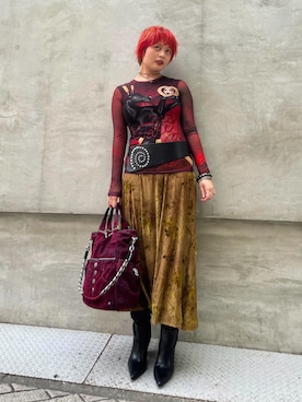 「Desigual（デシグアル）のDesigual × Maria Ecostegui Long Sleeve Top / ロングスリーブトップ（Tシャツ/カットソー、レッド系）」を使った、Desigual心斎橋STAFFさん（レディース・162cm）の秋コーディネート