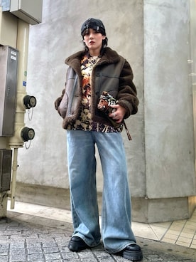 「Desigual（デシグアル）のフラワーカモフラージュプリント ニット（ニット/セーター、イエロー系）」を使った、Desigual心斎橋STAFFさん（レディース・162cm）の秋コーディネート