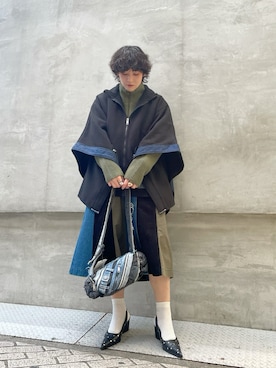 「アイテム（ポンチョ）」を使った、Desigual心斎橋STAFFさん（レディース・160cm）の秋コーディネート
