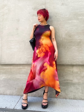 「Desigual（デシグアル）のダークフラワーグラデーションアシンメトリードレス（One piece dress、ブラック系）」を使った、Desigual心斎橋STAFFさん（レディース・163cm）の夏コーディネート