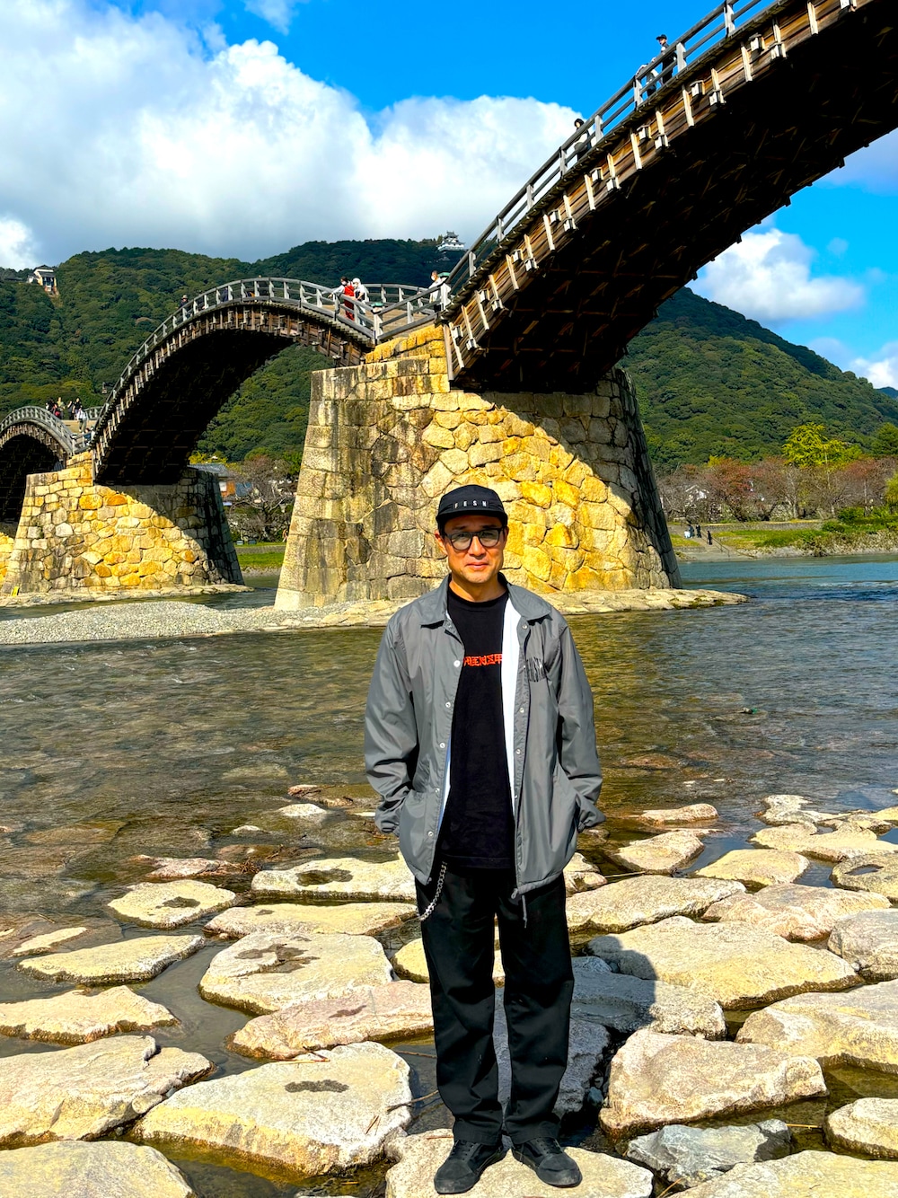 「DOUBLE STEALのアイテム（ナイロンジャケット、シルバー系）」を使った、takayuki1119さん（メンズ・167cm）の秋コーディネートの1枚目の写真