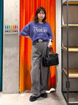 「PAGEBOY（ページボーイ）の【500mlペットボトルも入る】アウトポケットスクエアBAG（ショルダーバッグ、ブラック系）」を使った、Sakiさん（レディース・156cm）の春コーディネート