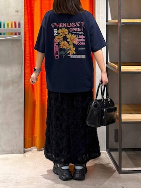 「PAGEBOY（ページボーイ）の【500mlペットボトルも入る】アウトポケットスクエアBAG（ショルダーバッグ、ブラック系）」を使った、Sakiさん（レディース・156cm）の春コーディネート