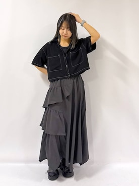 「PAGEBOY（ページボーイ）のハイショクステッチフリルスカート（スカート、グレー系）」を使った、Sakiさん（レディース・156cm）の夏コーディネート