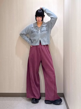 「PAGEBOY（ページボーイ）のサイドタックルーズウラケパンツ/イージーパンツ【4color・2size】（スウェットパンツ）」を使った、Sakiさん（レディース・156cm）の秋コーディネート