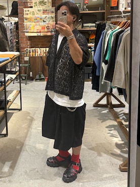 「アイテム（バングル/リストバンド）」を使った、志賀さん（メンズ・169cm）の夏コーディネート