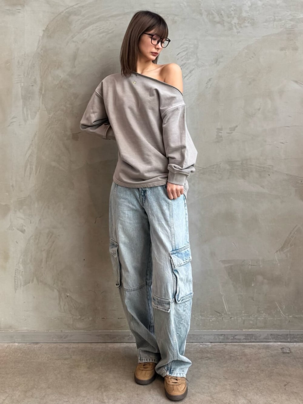 AGさんの「ウォッシュ オフショルダースウェット / アディダスオリジナルス adidas Originals（adidas）」を使ったコーディネートの1枚目の写真