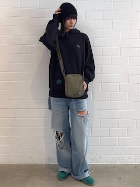 「アイテム（パーカー）」を使った、AGさん（レディース・174cm）の秋コーディネート