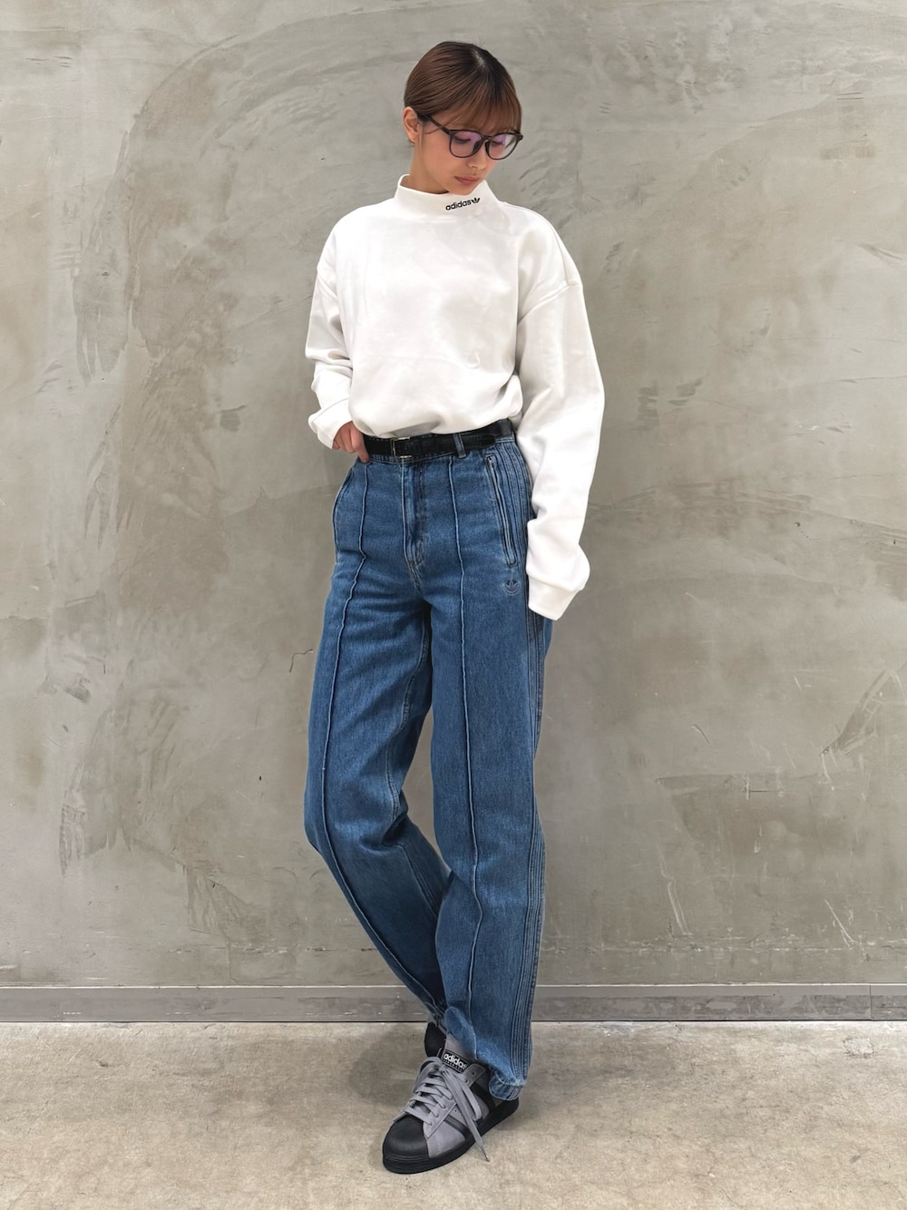 新品25 Adidas デニム ストレートレッグパンツ IW5758 アディダス プレミアム エッセンシャルズ デニム ストレート