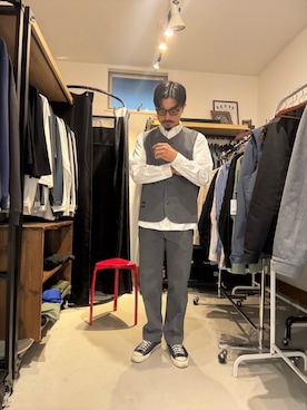 「アイテム（ブレスレット）」を使った、Yusukeさん（メンズ・170cm）の秋コーディネート