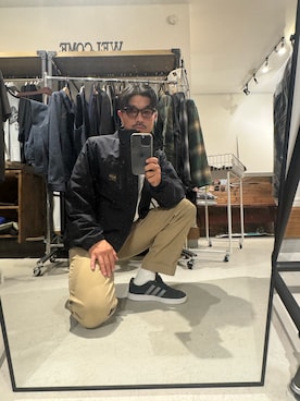 「アイテム（バングル/リストバンド）」を使った、Yusukeさん（メンズ・170cm）の秋コーディネート