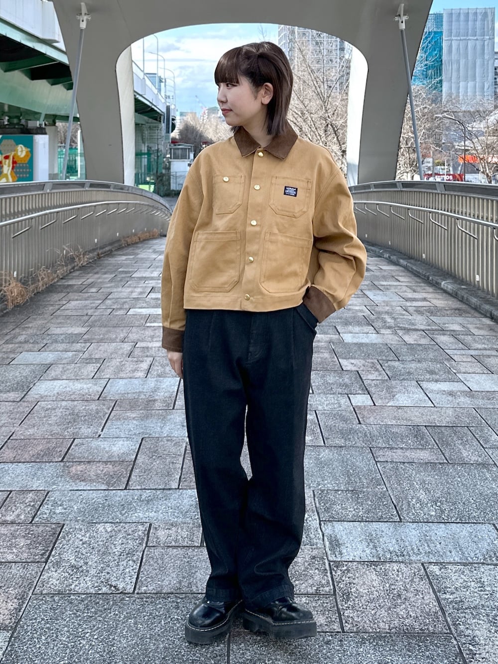 「冬を彩る色いろコーデ、休日スタイル、お出かけコーデ、古着MIX、デニム、今日のコーデ、パンツスタイル、おしゃれさんと繋がりたい、デニムコーデ、カラー×コーデ、ファッションを楽しもう、メンズライク、大人カジュアル、ジャケット、いいね、save、フォローお願いします🤑」｜「MILKFED.のCROPPED WORK JACKET（カバーオール、ベージュ系）」を使った、ゆんさん（レディース・159cm）の冬コーディネートの1枚目の写真