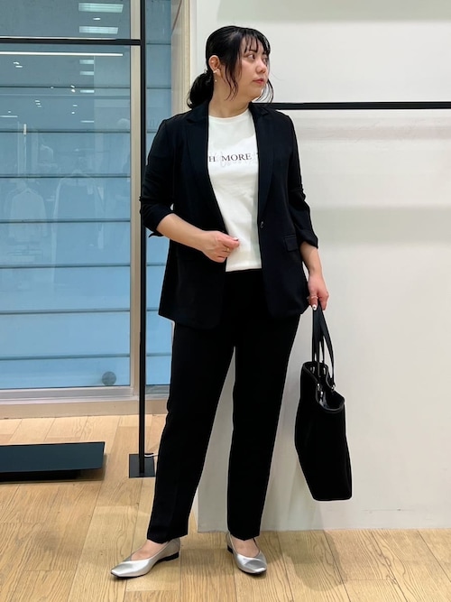 INDIVI OFFICIALshimaさんのスーツジャケットを使ったコーディネート