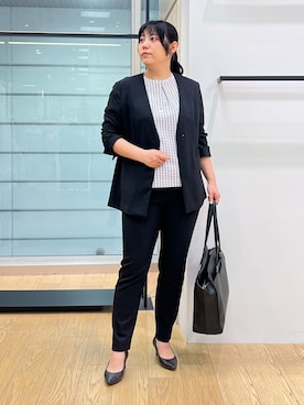「INDIVI（インディヴィ）の【さらに軽く軽快！／着る日傘】ノーカラージャケット（ノーカラージャケット、ブラック系）」を使った、shimaさん（レディース・156cm）の春コーディネート