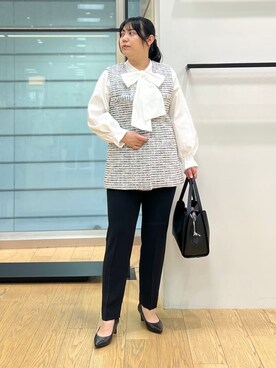 「INDIVI（インディヴィ）の【2点セット／洗える】ツイードジレ＆ボウタイブラウス（その他トップス、ホワイト系）」を使った、shimaさん（レディース・156cm）の春コーディネート