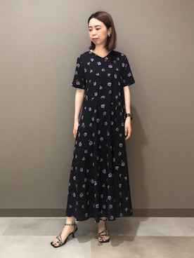 「フラワープリント」｜「アイテム（その他）」を使った、CHIAさん（レディース・160cm）の秋コーディネート