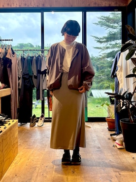 「EKAL（エカル）の『速乾/通気性』DOT AIR CARDIGAN（針織衫/披肩、グレー系）」を使った、いづみさん（レディース・163cm）の夏コーディネート