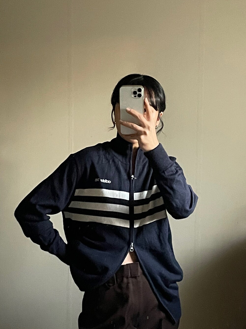 「古着、used、adidas、アディダス、アディダスジャージ」｜「adidasのアイテム（ニット/セーター、ブラック系）」を使った、sawaさん（レディース・160cm）の秋コーディネートの1枚目の写真